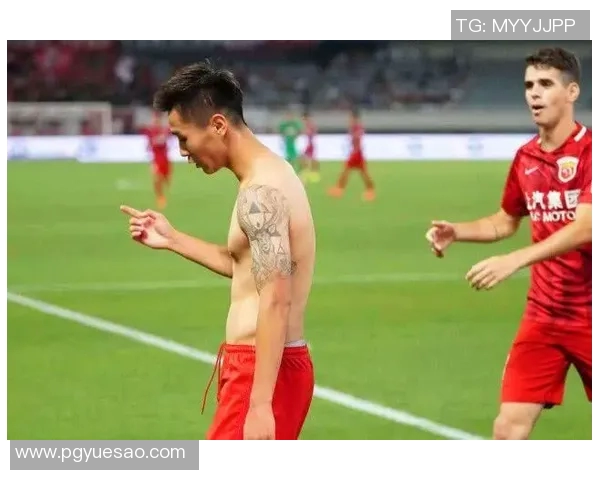 国足球星纹身背后的故事与争议如何影响公众对球员形象的认知 国足球星纹身背后的故事与争议如何影响公众对球员形象的认知